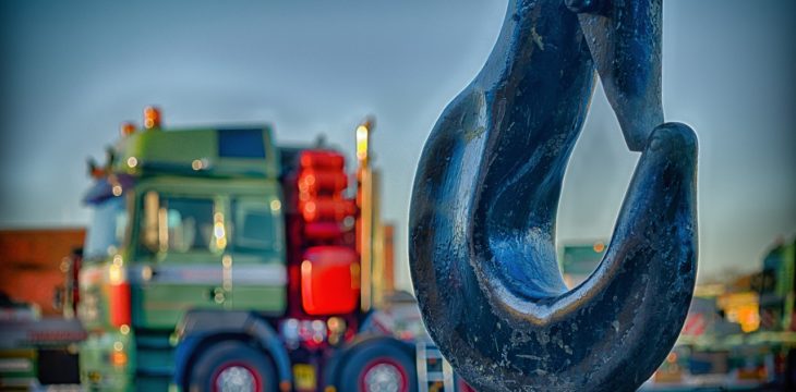 a hook and a towing truck